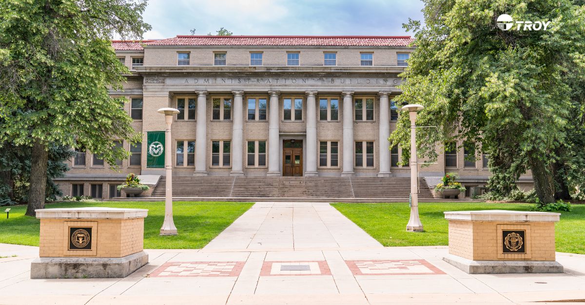 Bâtiment administratif sur le campus du collège 