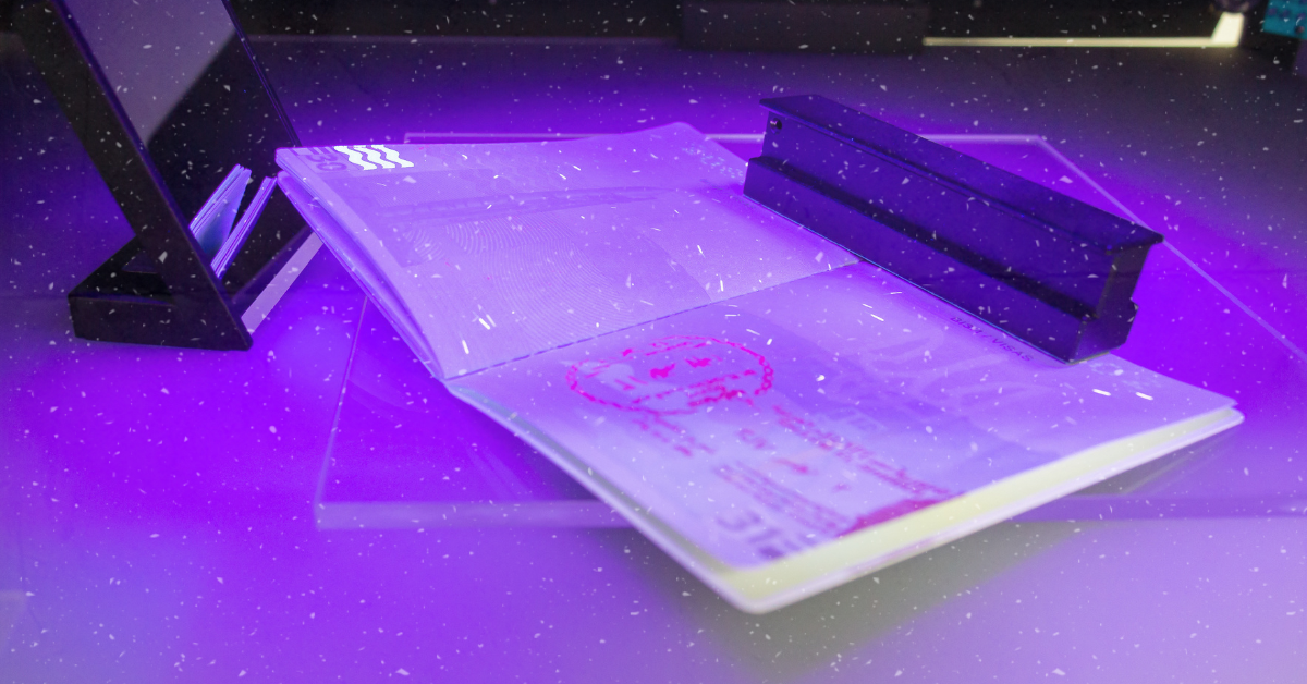 Passeport avec encre de sécurité UV fluorescente 